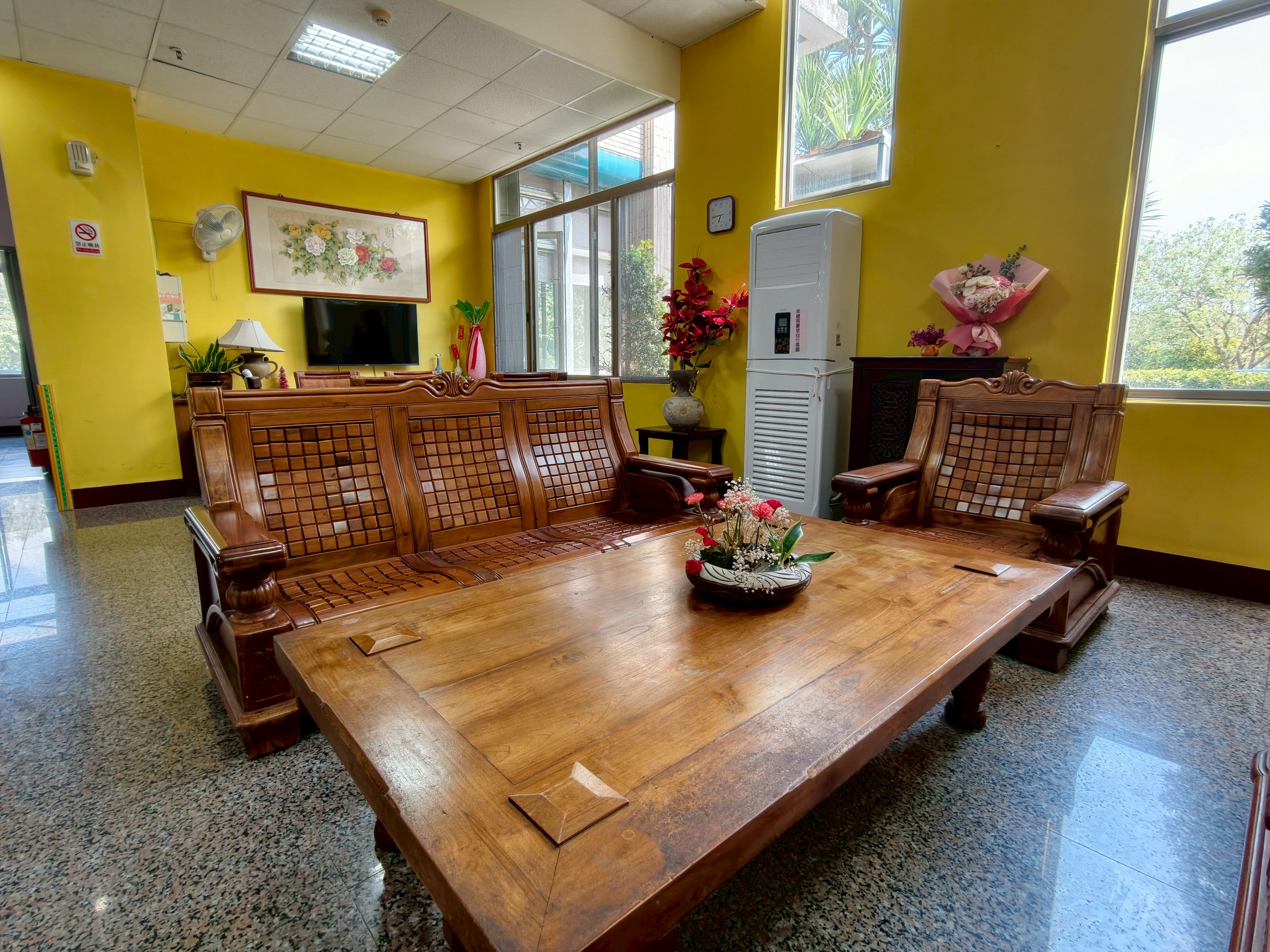 左側-共享休憩交流空間